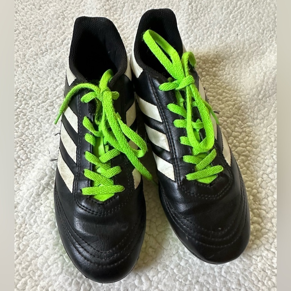 Adidas Soccer cleats youth size 3.5 boy
